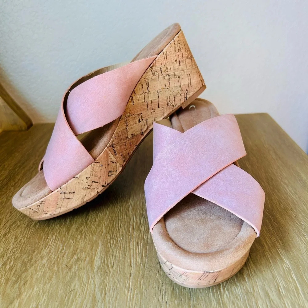 CL by Laundry Blush Women's Sandals